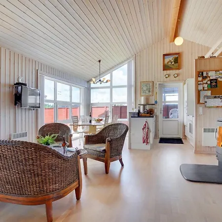 Karlsson - 500m From The Sea By Interhome
