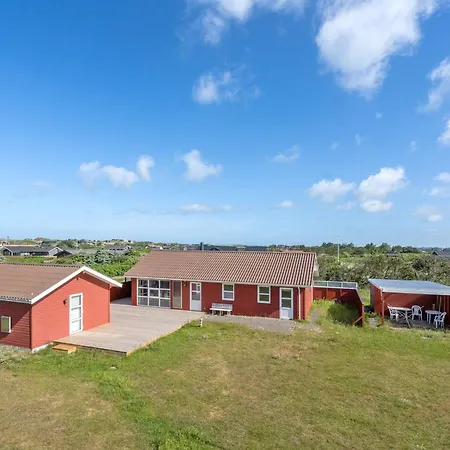 Karlsson - 500m From The Sea By Interhome